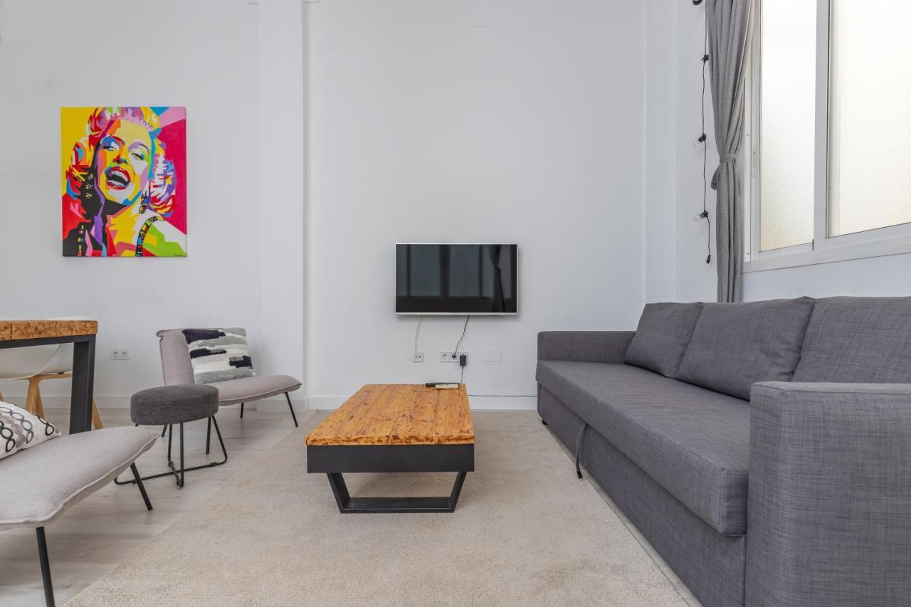 Apartamentos Tribuna マラガ エクステリア 写真