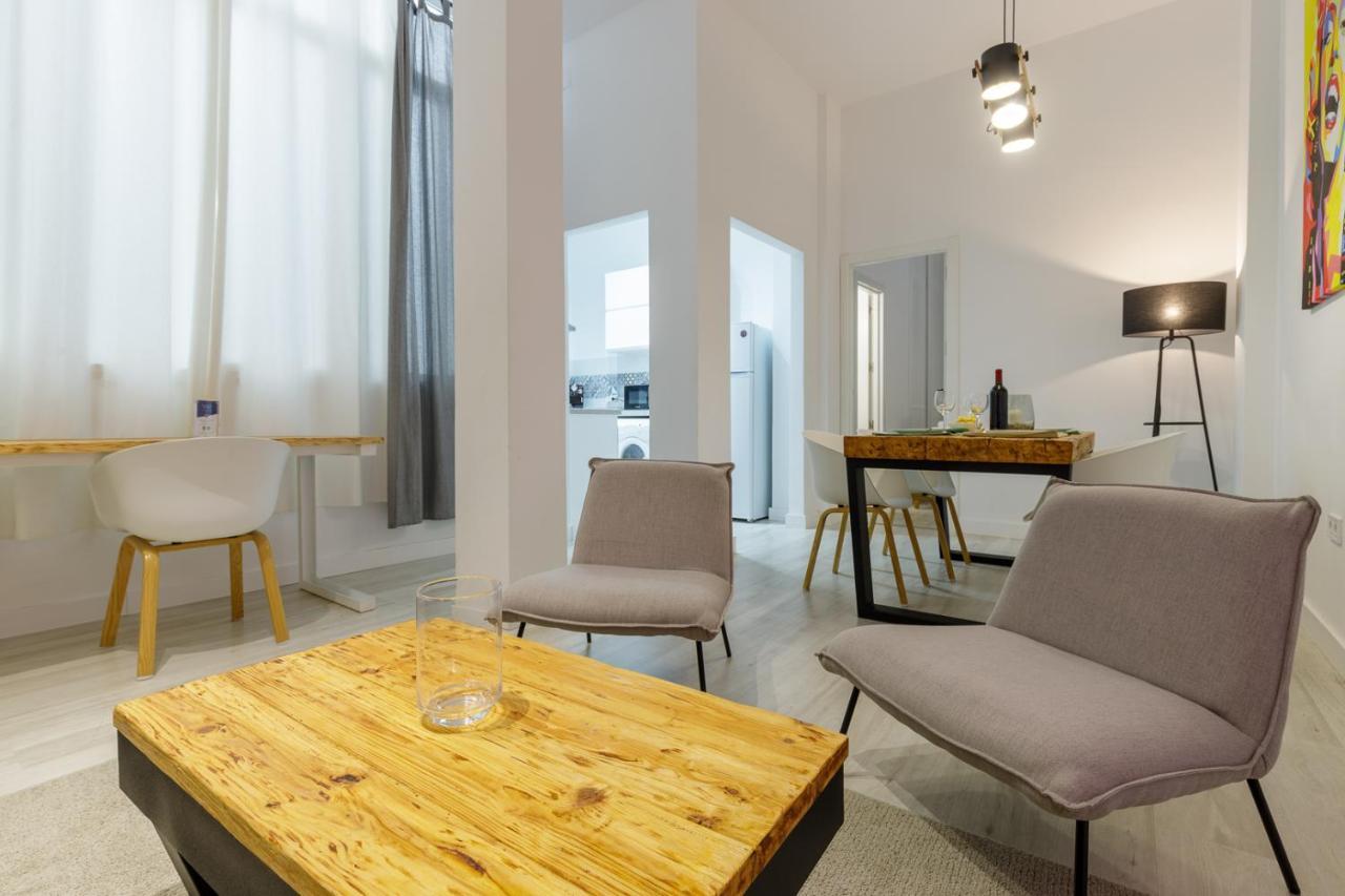 Apartamentos Tribuna マラガ エクステリア 写真
