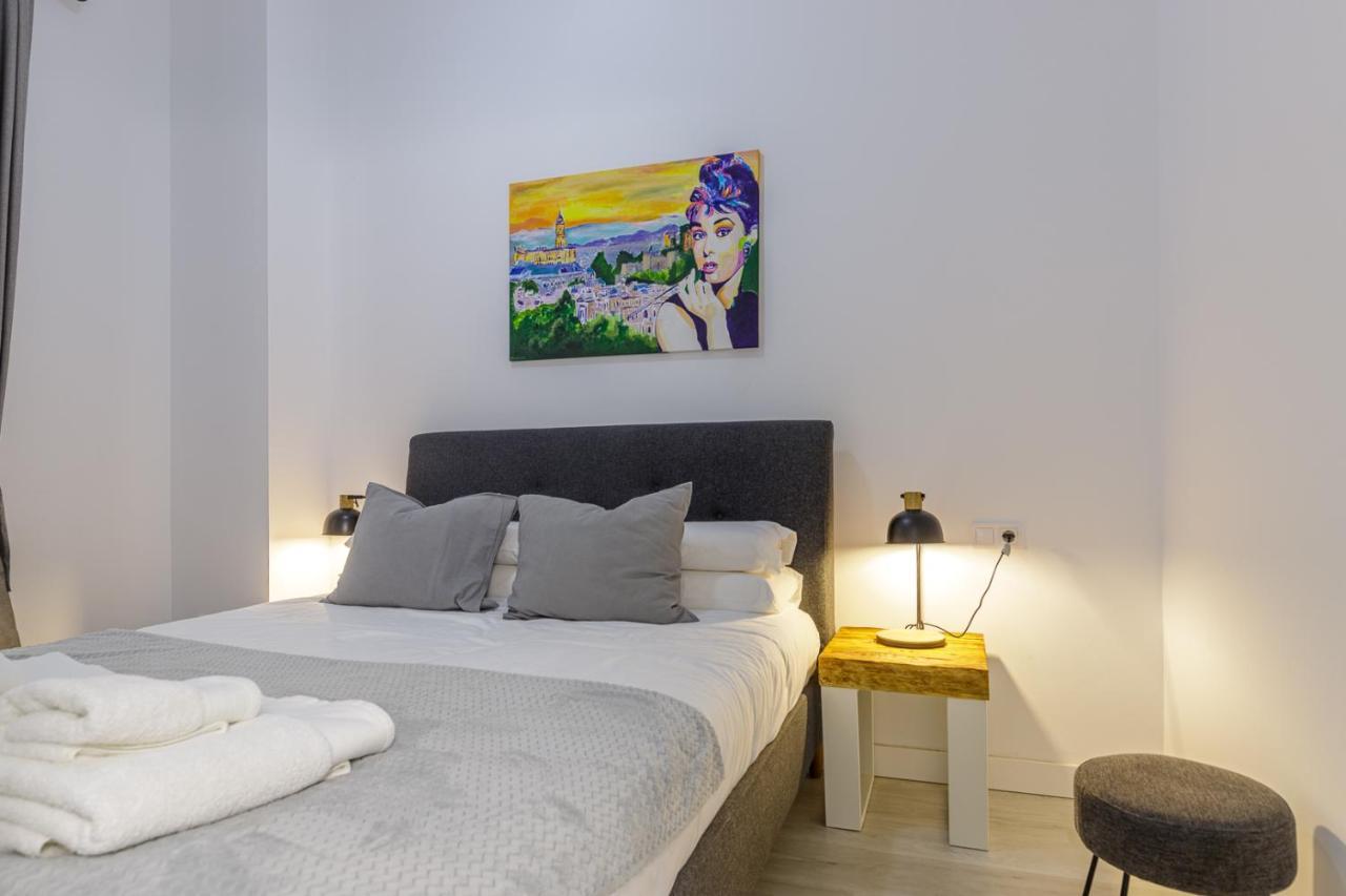 Apartamentos Tribuna マラガ エクステリア 写真